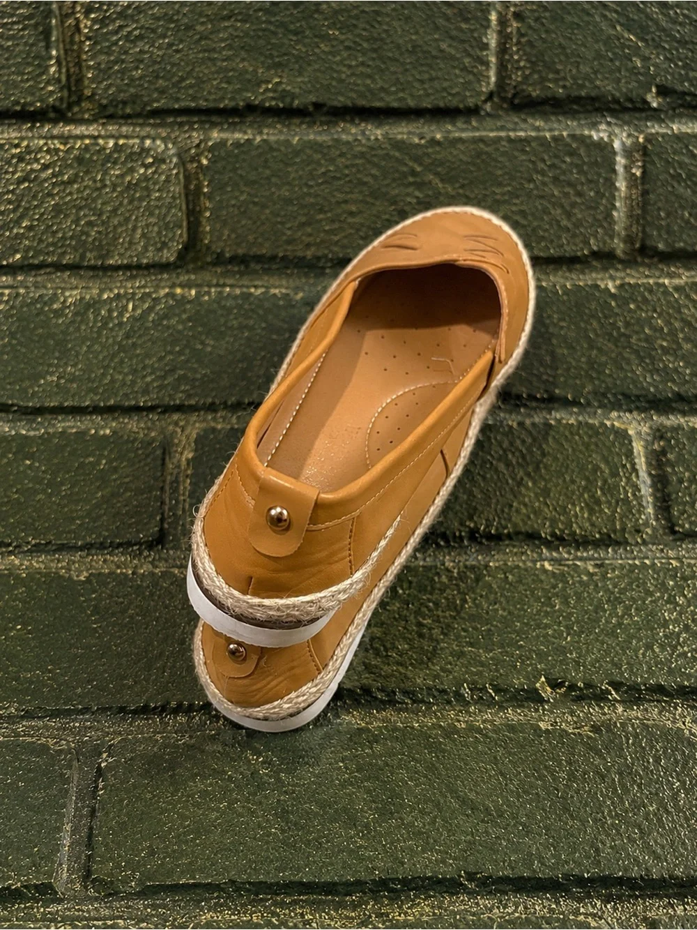 Alexis Bendel brand comfort